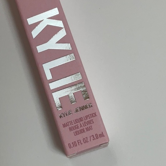 Kylie Cosmetics Kylie Jenner Liquid Matte Lipstick "Another Day Another Nude" - Picture 5 of 8